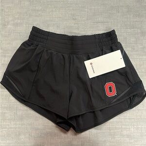 Womens Lululemon Ohio State Buckeyes Hotty Hot High-Rise Short Lined 2.5"